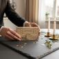 Preview: Holz Umschlag aus hellem Sperrholz mit gelasertem Schriftzug „Happy Birthday“